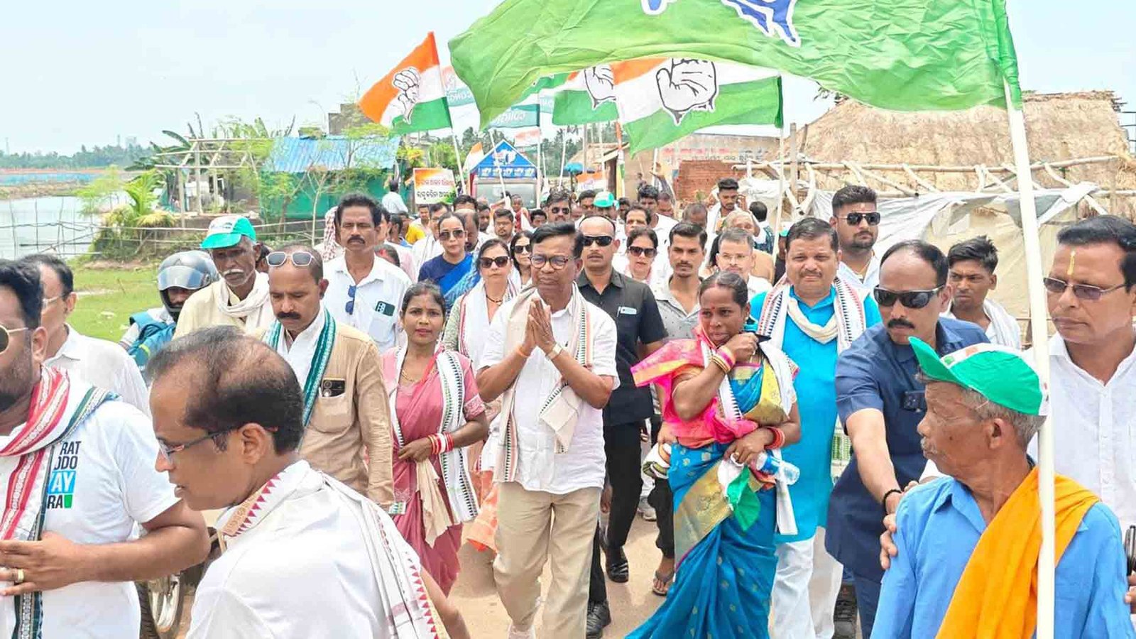ବିସ୍ଥାପିତଙ୍କ ପାଇଁ ଲଢ଼ୁଛନ୍ତି ଭକ୍ତ